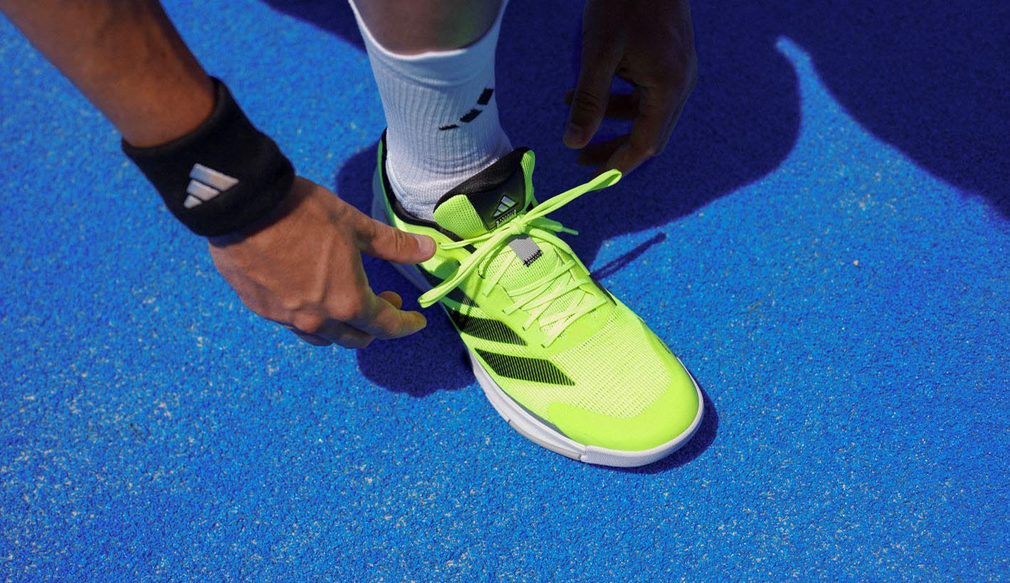 Padelschoenen vs. tennisschoenen: Waarom het verschil belangrijk is!
